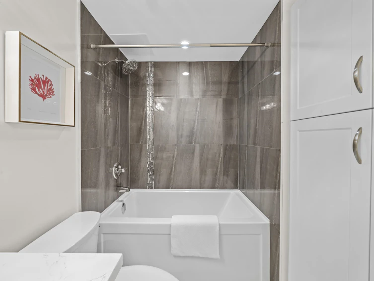 214-2915 Glen Drive, Coquitlam, BC, V3B 7H8 - 18