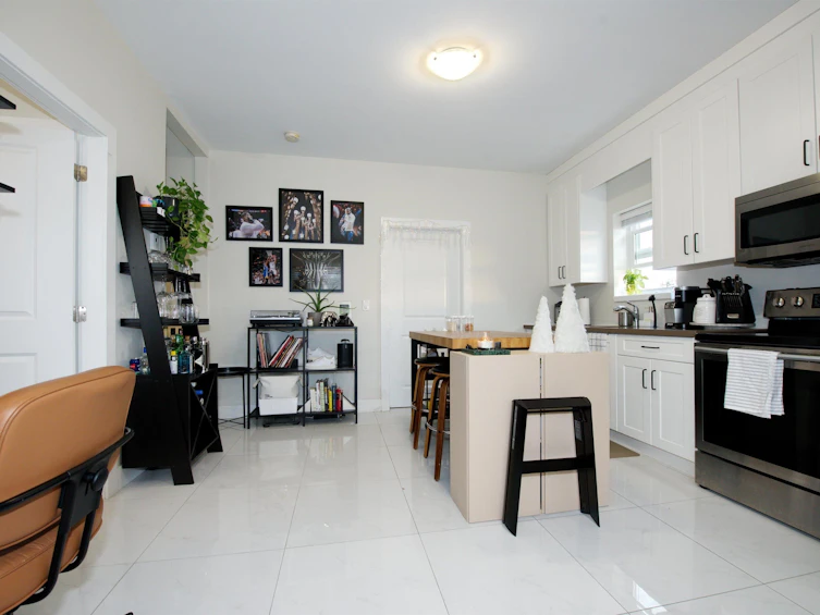 213 E 64 Avenue, Vancouver, BC, V5X 2M5 - 24