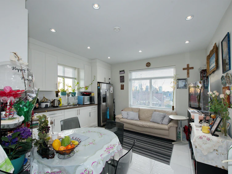213 E 64 Avenue, Vancouver, BC, V5X 2M5 - 9
