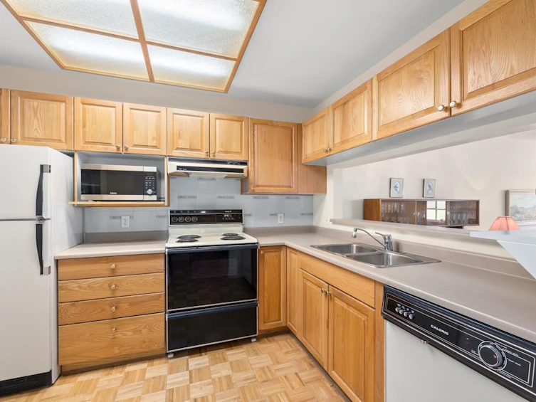 203-1569 Everall Street, Surrey, BC, V4B 3T2 - 6