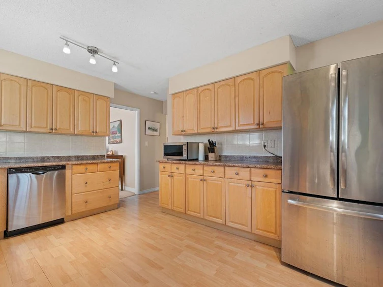 3300 Mahon Avenue, North Vancouver, BC, V7N 3T5 - 11