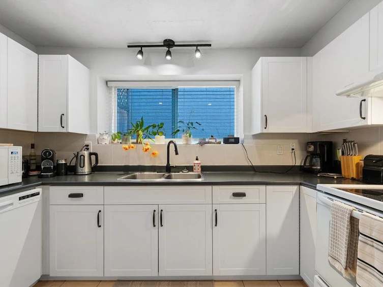 3300 Mahon Avenue, North Vancouver, BC, V7N 3T5 - 27