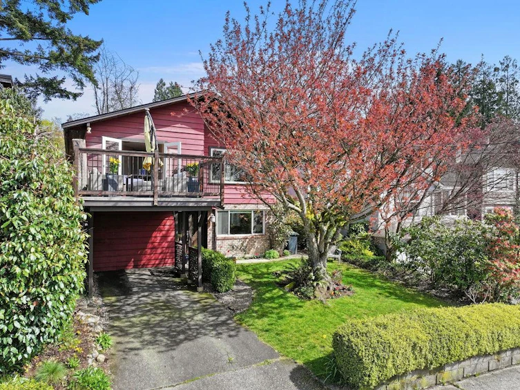 3300 Mahon Avenue, North Vancouver, BC, V7N 3T5