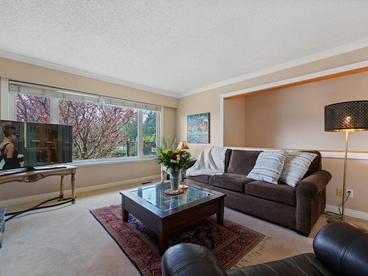 3300 Mahon Avenue, North Vancouver, BC, V7N 3T5 - 4