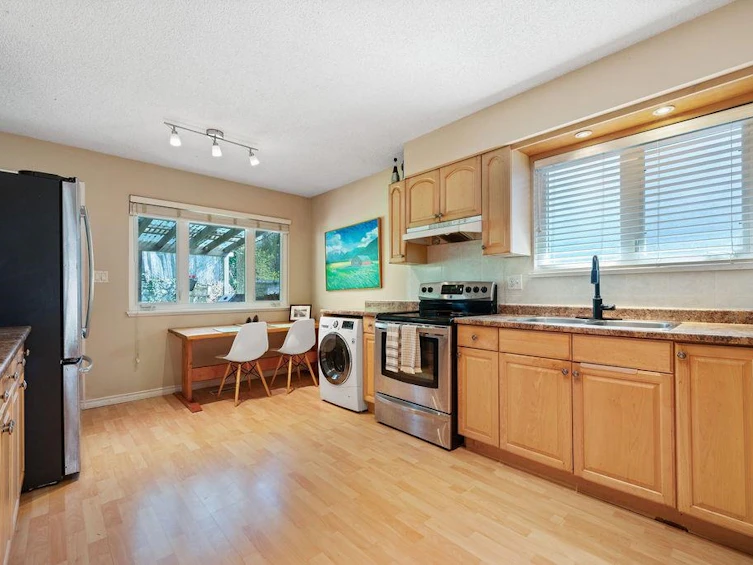 3300 Mahon Avenue, North Vancouver, BC, V7N 3T5 - 8