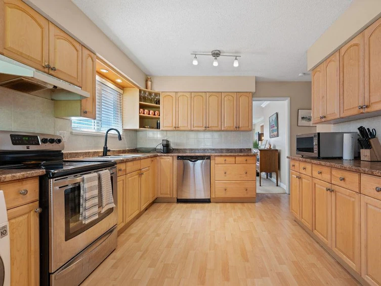 3300 Mahon Avenue, North Vancouver, BC, V7N 3T5 - 10