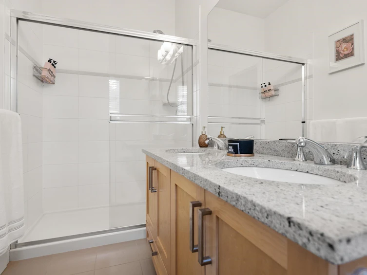 301-6471 Princess Lane, Richmond, BC, V7E 6R7 - 17
