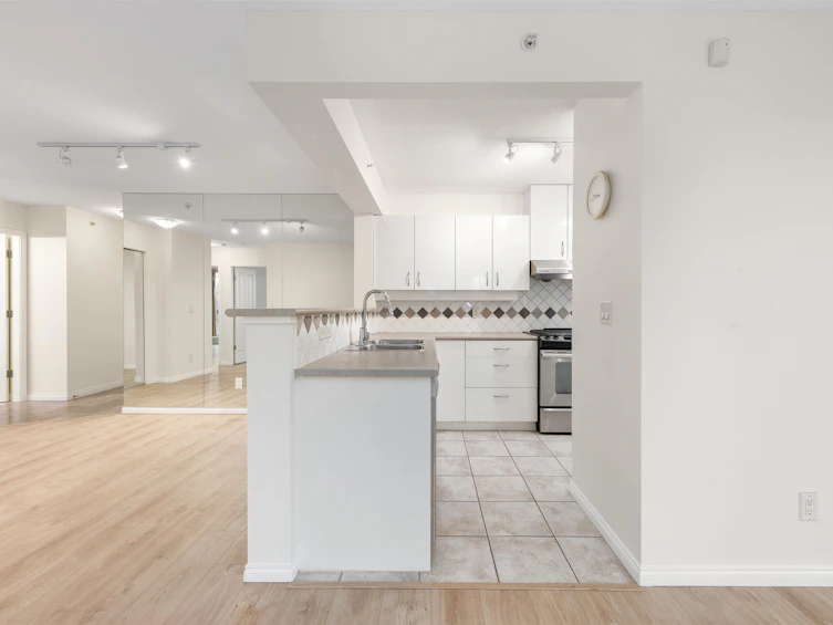 305-4788 Hazel Street, Burnaby, BC, V5H 4V9 - 7