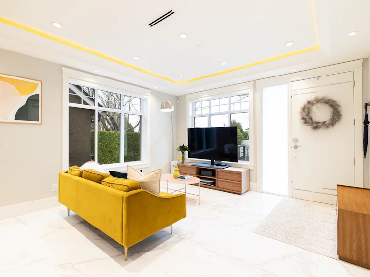 2388 E 2nd Avenue, Vancouver, BC, V5N 1G3 - 2