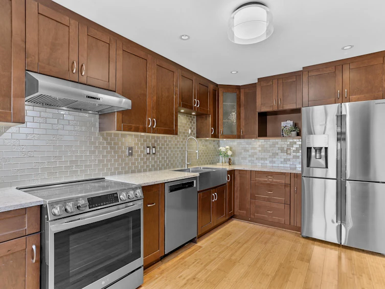 7-1318 Brunette Avenue, Coquitlam, BC, V3K 6R1 - 3