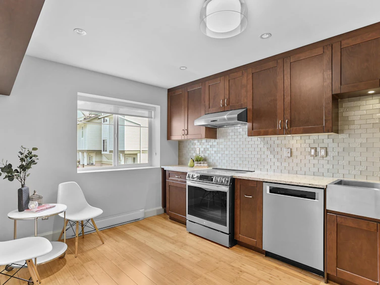 7-1318 Brunette Avenue, Coquitlam, BC, V3K 6R1 - 4