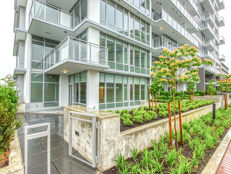107-258 Nelson's Court, New Westminster, BC, V3L 0J9 - 18