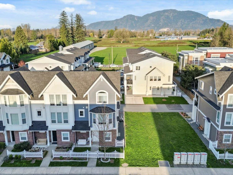 5475 Driftwood Street, Chilliwack, BC, V2R 6A3 - 2