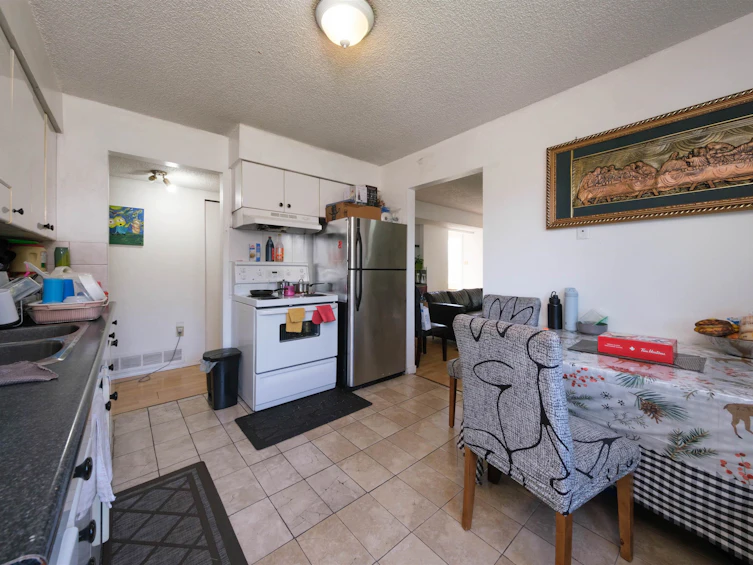 6630 Canada Way, Burnaby, BC, V5E 3P7 - 12