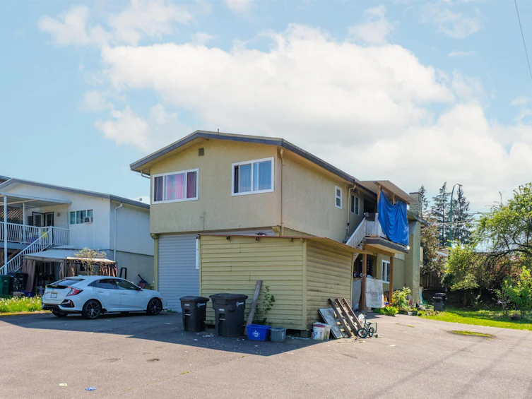 6630 Canada Way, Burnaby, BC, V5E 3P7 - 5