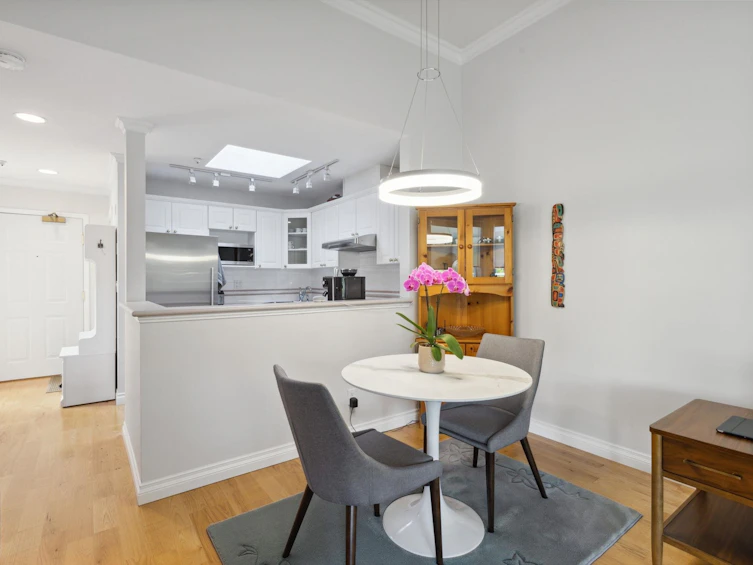401-128 W 8th Street, North Vancouver, BC, V7M 3M1 - 9