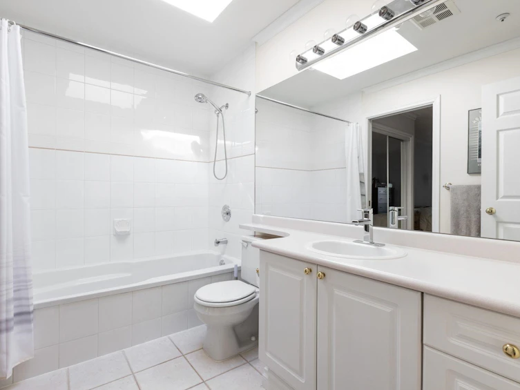 401-128 W 8th Street, North Vancouver, BC, V7M 3M1 - 21