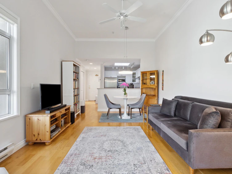 401-128 W 8th Street, North Vancouver, BC, V7M 3M1 - 6