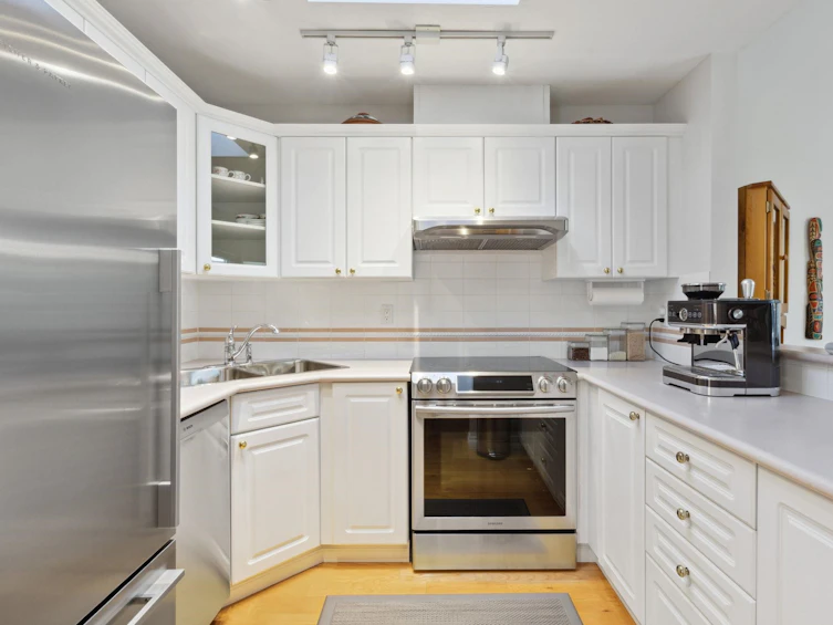 401-128 W 8th Street, North Vancouver, BC, V7M 3M1 - 16