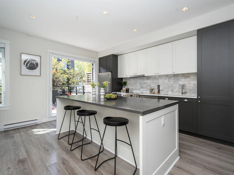 3433 Porter Street, Vancouver, BC, V5N 4H2 - 10