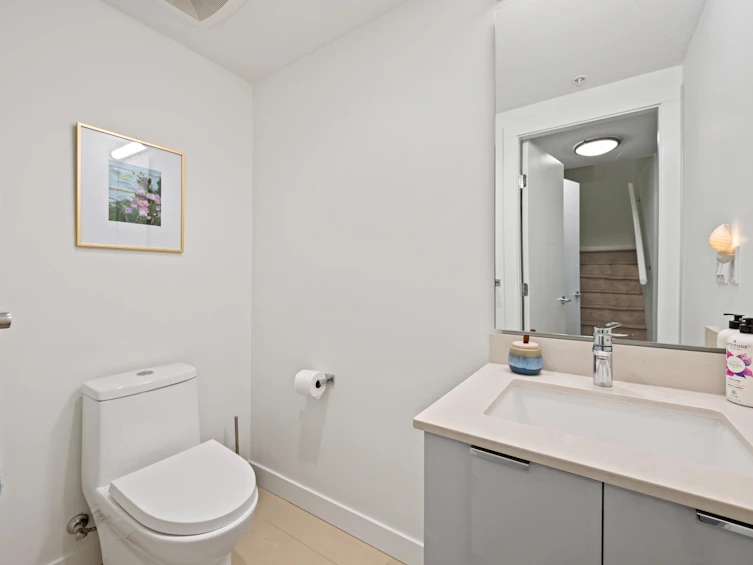 TH10-108 E 8th Street, North Vancouver, BC, V7L 0H1 - 17