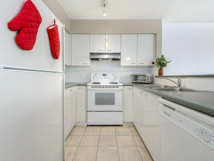 303-6088 Willingdon Avenue, Burnaby, BC, V5H 4V2 - 10