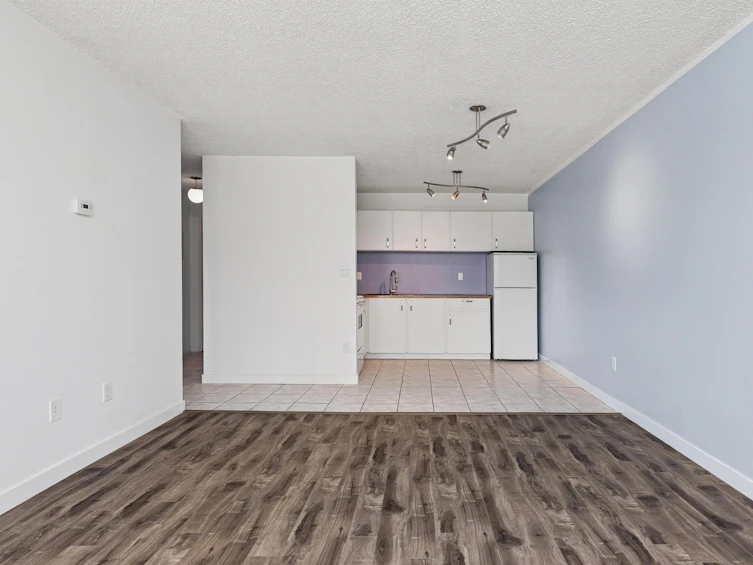 304-145 St. Georges Avenue, North Vancouver, BC, V7L 3G8 - 8