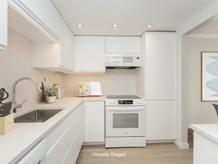 222-7340 Moffatt Road, Richmond, BC, V6Y 1X8 - 2