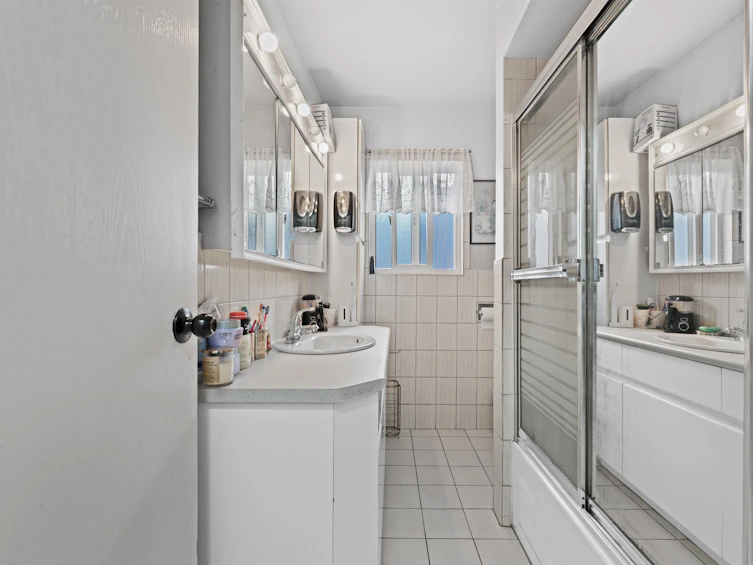 1228 E 27th Avenue, Vancouver, BC, V5V 2L8 - 15