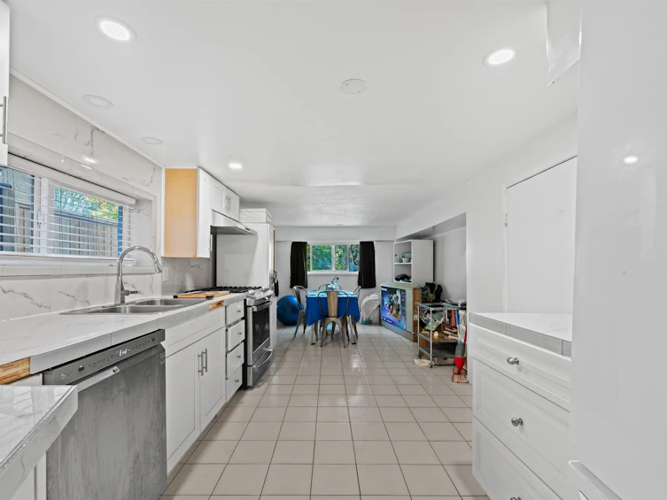 1228 E 27th Avenue, Vancouver, BC, V5V 2L8 - 26