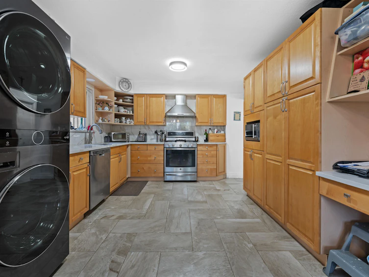 1228 E 27th Avenue, Vancouver, BC, V5V 2L8 - 6