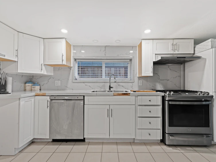 1228 E 27th Avenue, Vancouver, BC, V5V 2L8 - 22