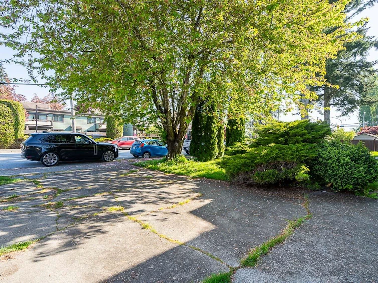 11820 King Road, Richmond, BC, V7A 3B6 - 4