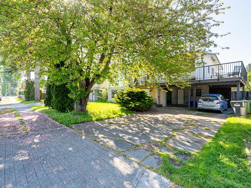 11820 King Road, Richmond BC V7A 3B6