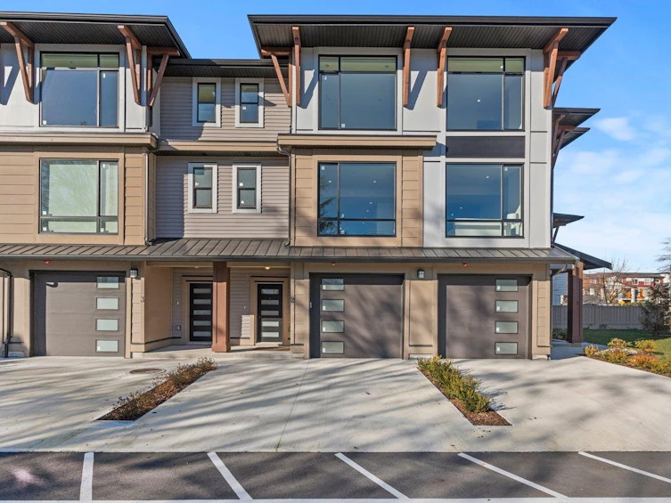 2-9603 Broadway Street, Chilliwack, BC, V2P 5T7