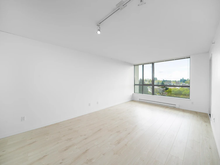 1106-3588 Crowley Drive, Vancouver, BC, V5R 6H3 - 3