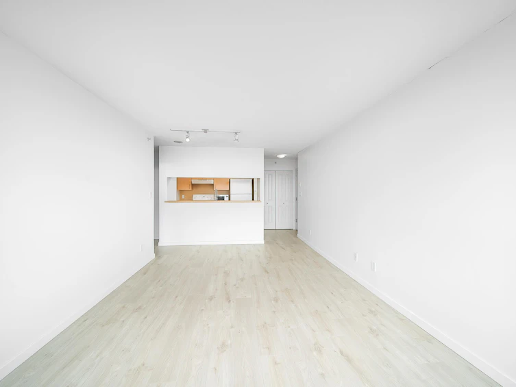 1106-3588 Crowley Drive, Vancouver, BC, V5R 6H3 - 2