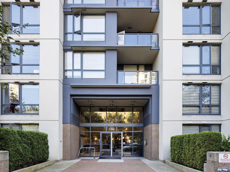 1106-3588 Crowley Drive, Vancouver, BC, V5R 6H3 - 16