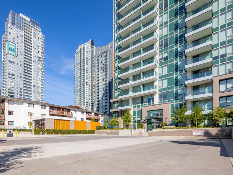 2404-6463 Silver Avenue, Burnaby, BC, V5H 0K4 - 2