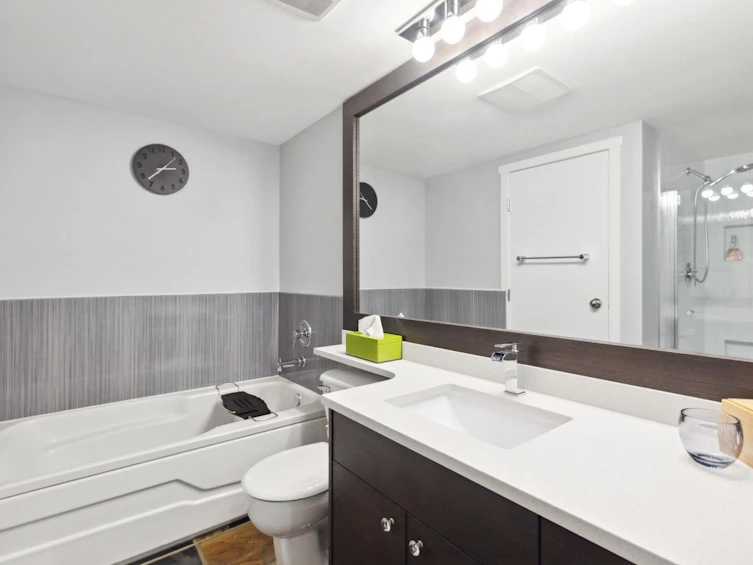 2318 Quayside Court, Vancouver, BC, V5P 4W2 - 13