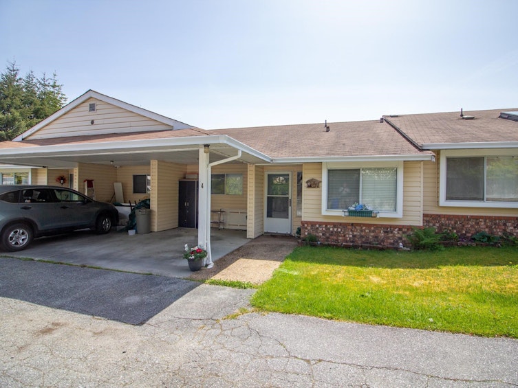 4-815 North Road, Gibsons, BC, V0N 1V9