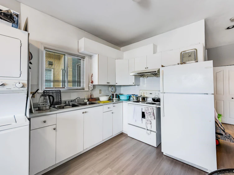 3807 Regent Street, Burnaby, BC, V5C 4G7 - 23