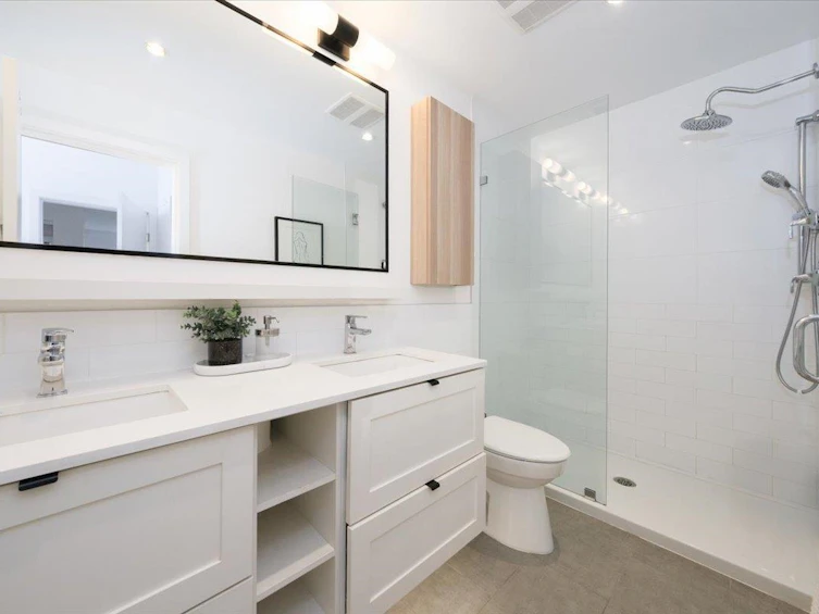 118-3205 Mountain Highway, North Vancouver, BC, V7K 0A3 - 12