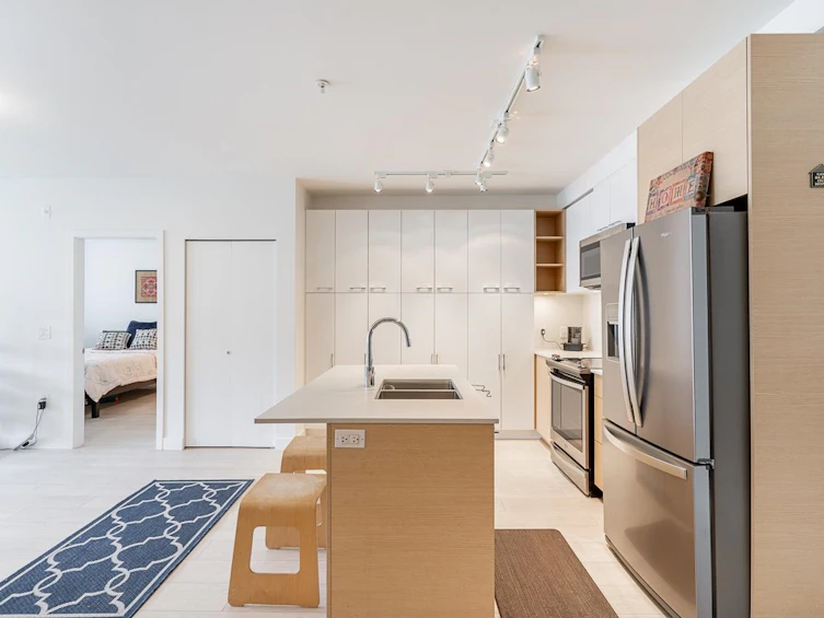 421-13963 105 Boulevard, Surrey, BC, V3T 0M9 - 13
