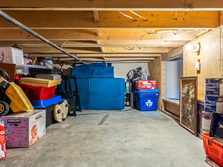 827 Agnes Street, New Westminster, BC, V3M 1H3 - 15