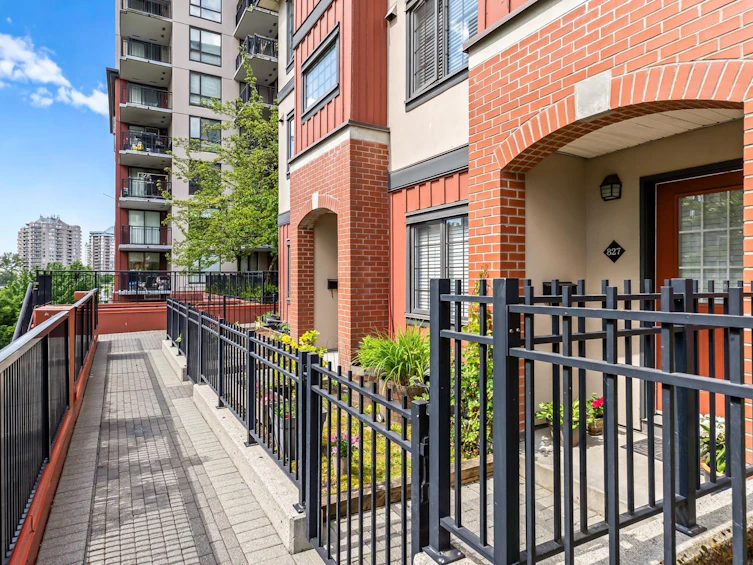 827 Agnes Street, New Westminster, BC, V3M 1H3 - 31