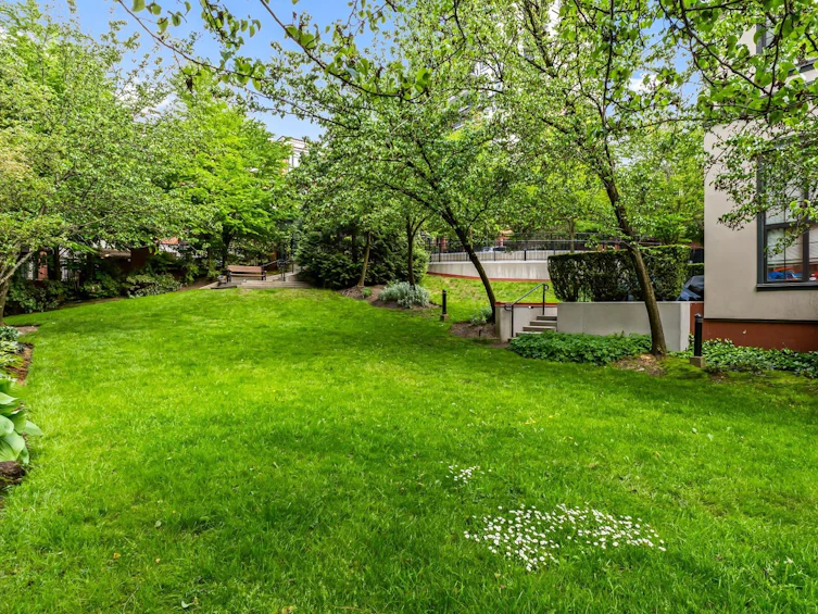 827 Agnes Street, New Westminster, BC, V3M 1H3 - 27