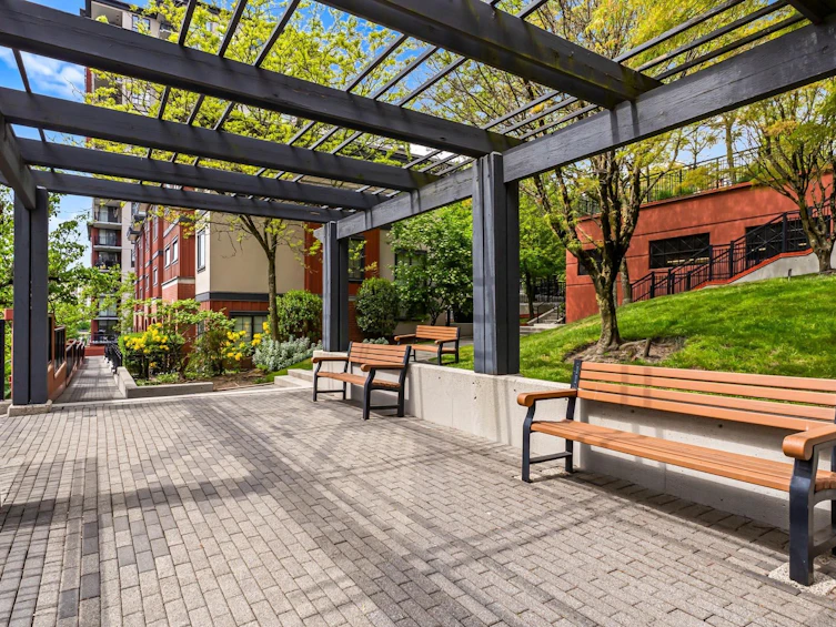 827 Agnes Street, New Westminster, BC, V3M 1H3 - 2