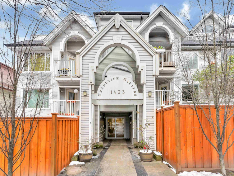 303-1433 E 1st Avenue, Vancouver, BC, V5N 1A4 - 2