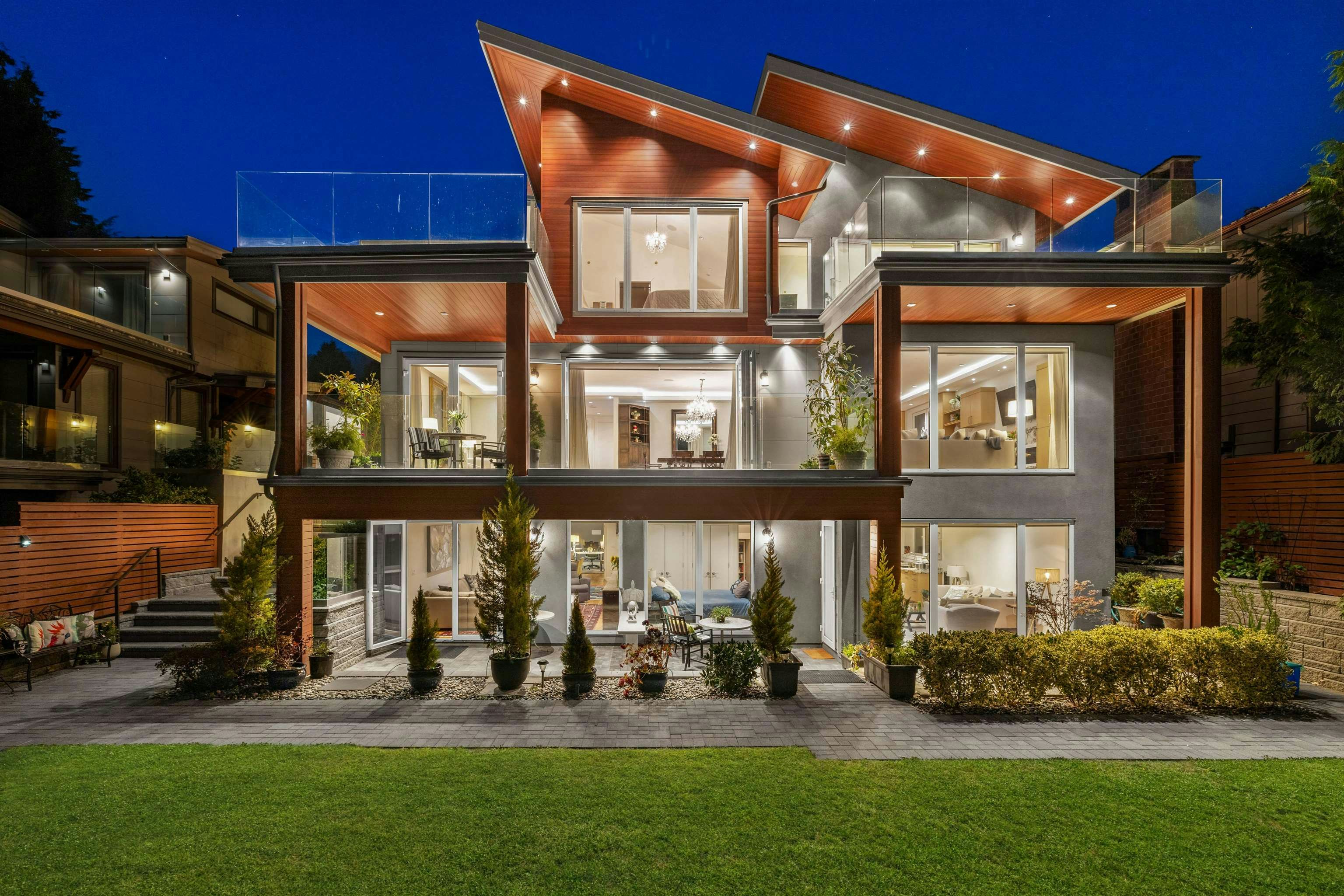 2449 Kings Avenue, West Vancouver, BC, V7V 2C5